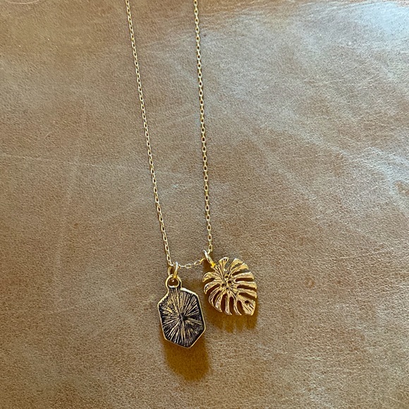 Druzy Hexagon Double Pendant Necklace. NWT. - Picture 8 of 9